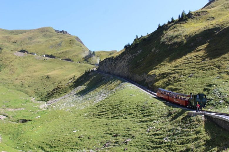 ausflug-berner-oberland-dampfradbahn 