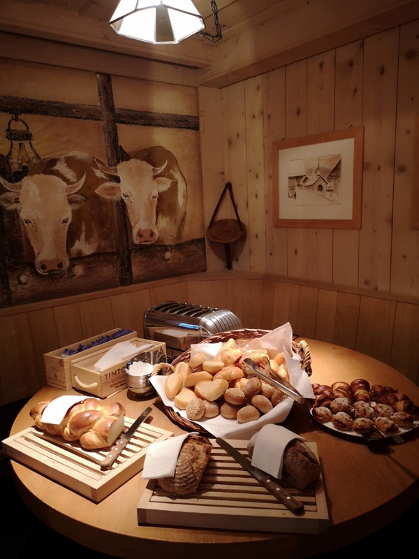 wochenende-in-gstaad-hotel-arc-en-ciel-frühstück-buffet