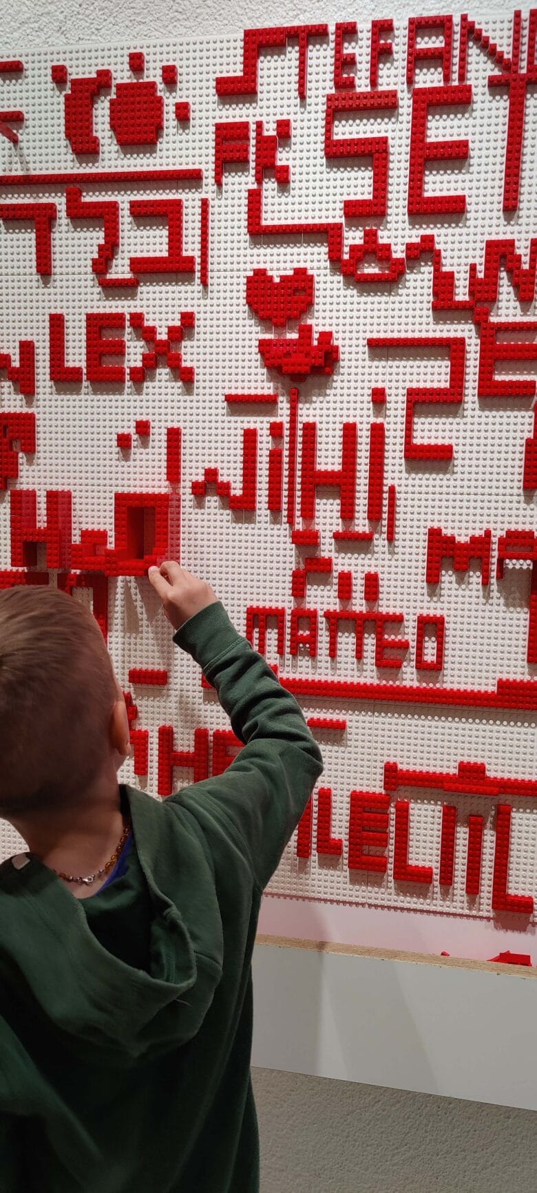 wow-museum-lego-wand