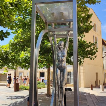 statue-st-tropez-sued-frankreich