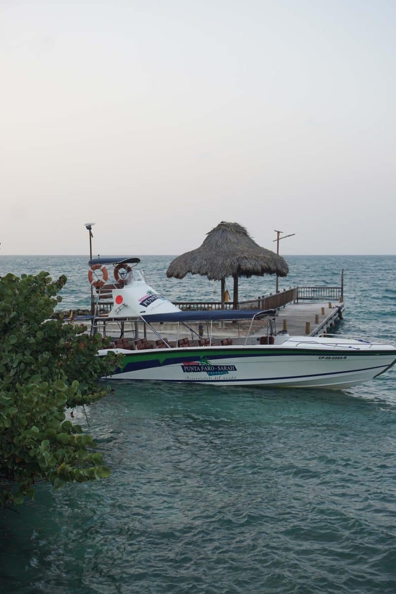 speedboot-hotel-punta-faro-isla-mucura