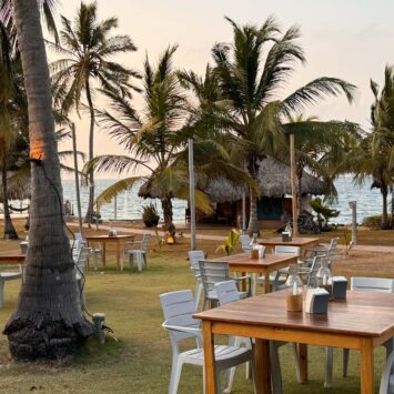 hotel-punta-faro-garten-abendessen