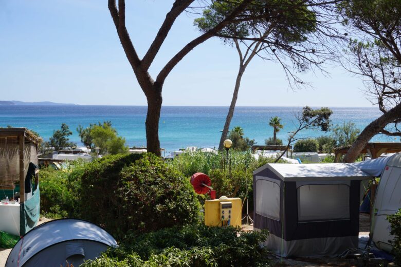 camp-du-domaine-frankreich-stellplatz-caravan