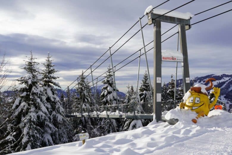 skywalk-haengebruecke-sattel-hochstueckli
