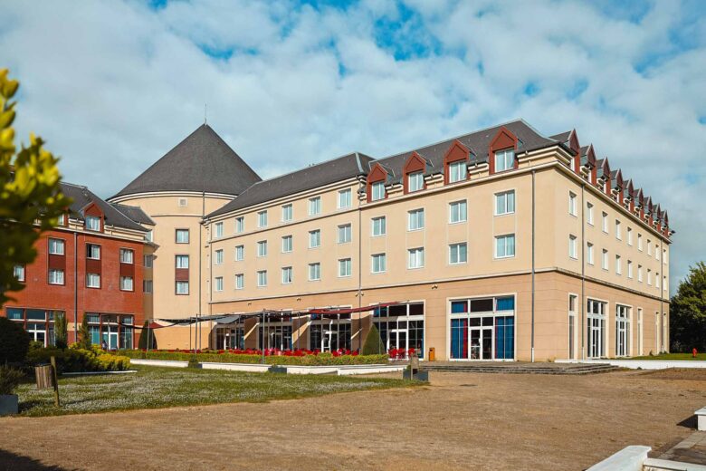 grand-magic-hotel-disneyland-paris-eingang