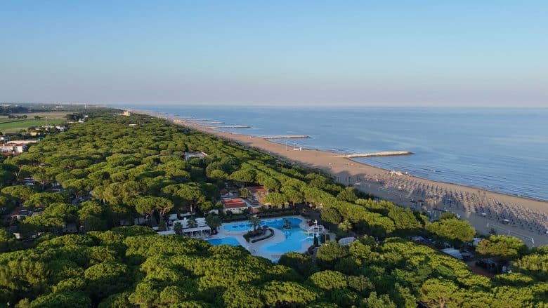 ca-pasquali-village-cavalino-treppoti-drohne-aufnahme