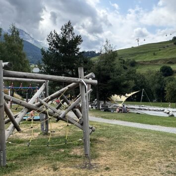 kinderspielplatz-badesee-savognin