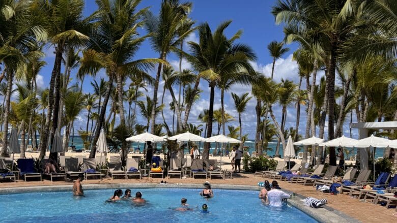 riu-palace-bavaro-punta-cana-pool